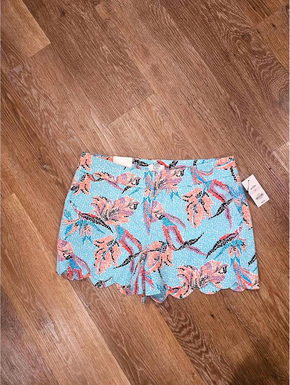Crown & Ivy Women's Tropical Scalloped Hem Shorts Size 6P 194